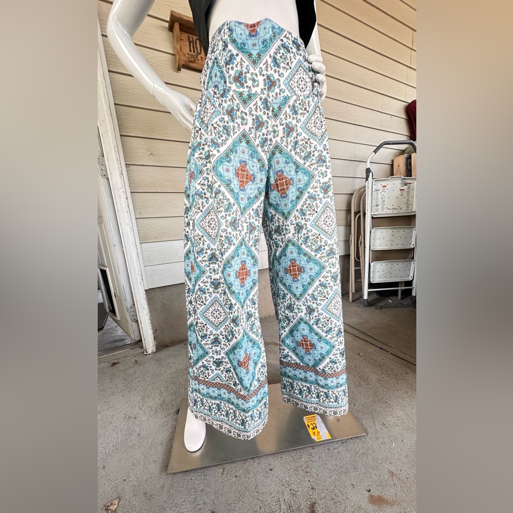 Patterned High-Waist Wide-Leg Pants - Picture 1 of 6